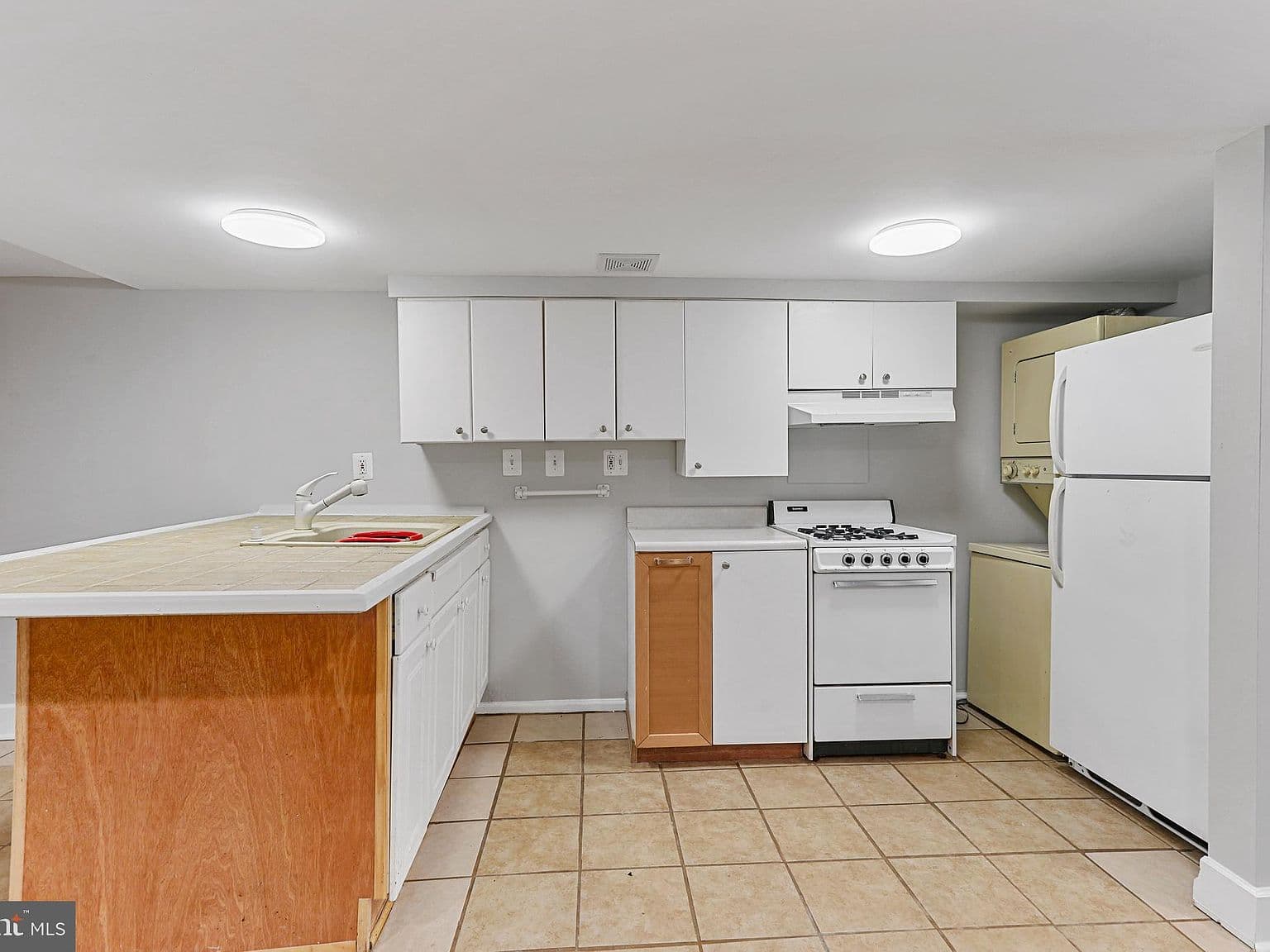 Basement Kitchen Appliances